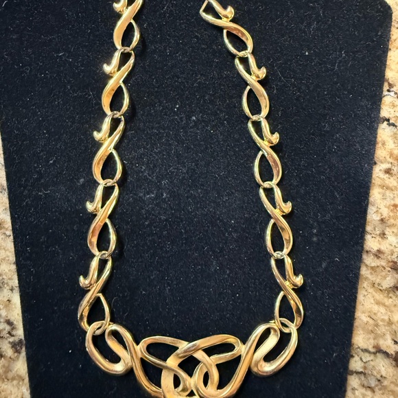 Vintage Erwin Pearl P.E.P. Gold-Tone Interlocked Twisted Design Choker/Necklace - Picture 2 of 6